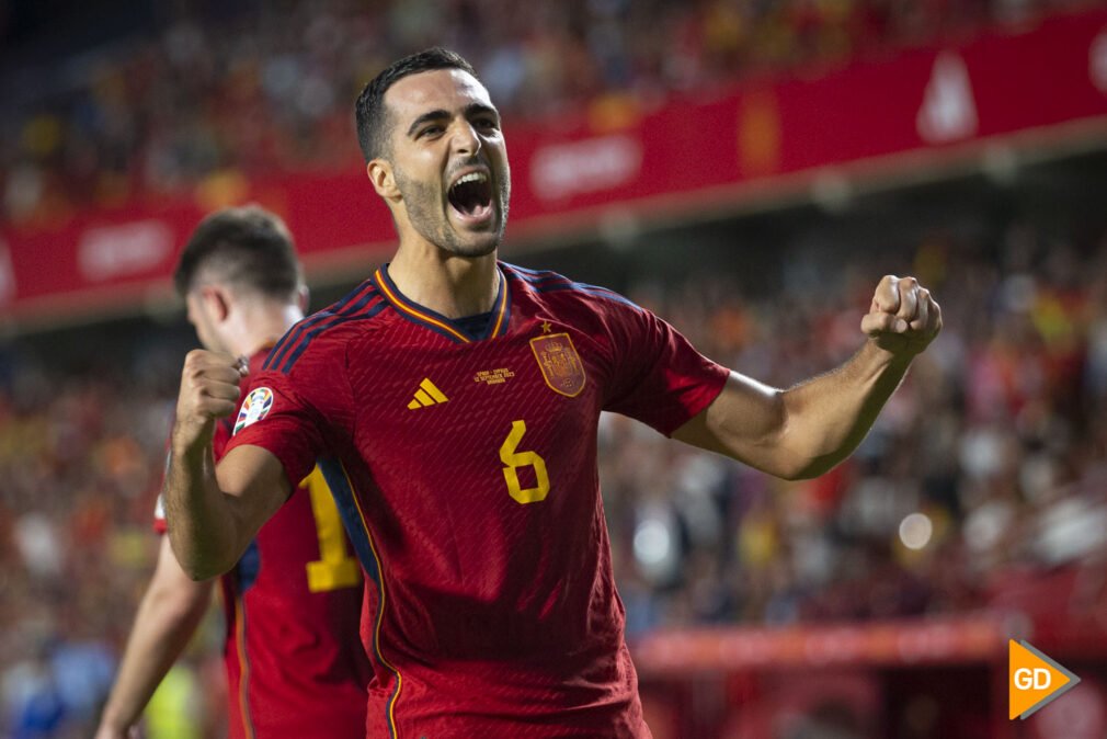 Partido entre España y Chipre en el estadio de Los Carmenes de Granada para clasificación de la Eurocopa 2024 en Alemania