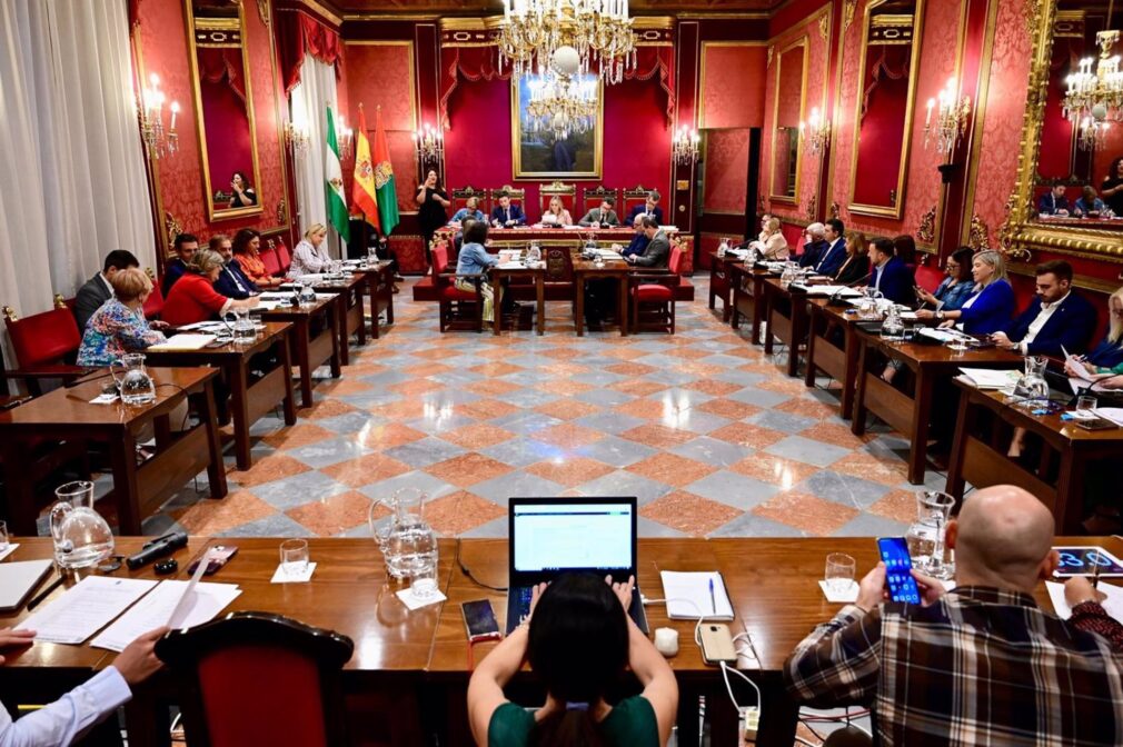 Granada.- El Ayuntamiento aprueba la moción del PP contra la posible Ley de Amnistía con los votos en contra del PSOE