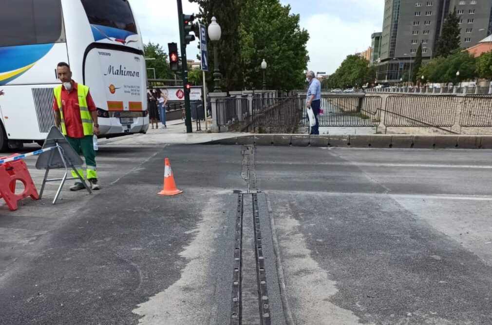 Granada.- Frente Obrero mantiene que la pancarta con la imagen de Ibáñez denunciaba "la miseria" de "la partitocracia"