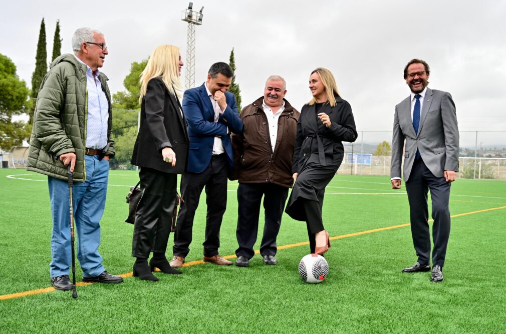 Cambio césped Polideportivo Parque Nueva Granada