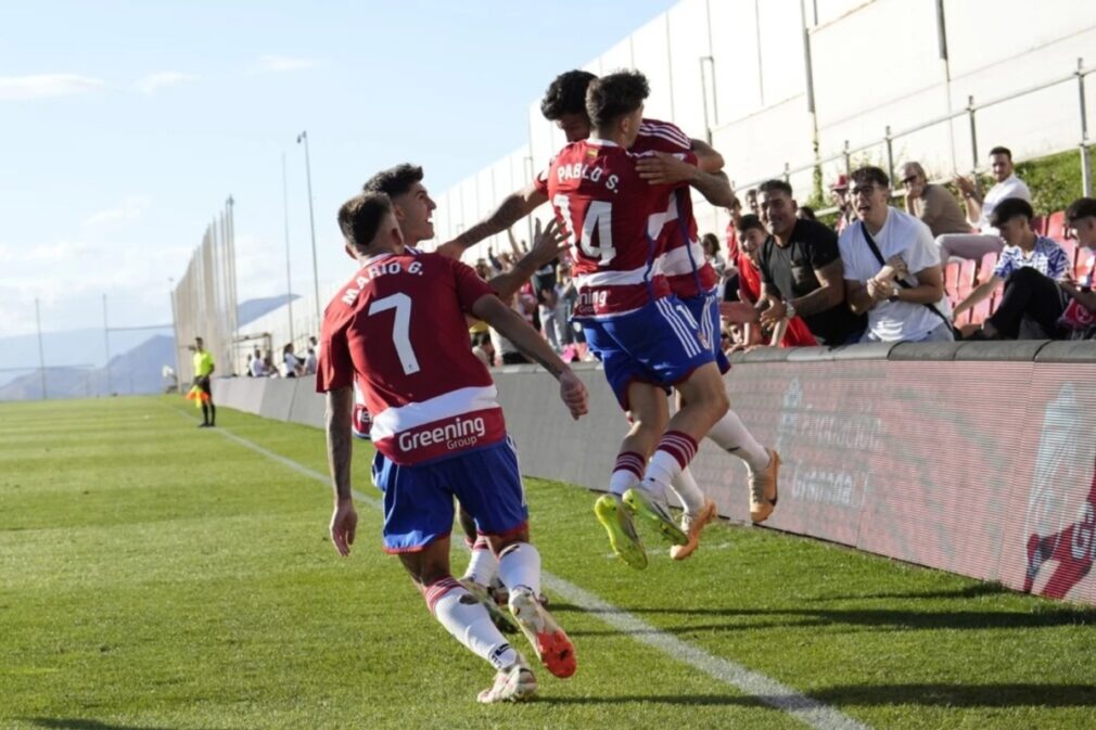 Celebración gol Recreativo Granada - Atlético Sanluqueño