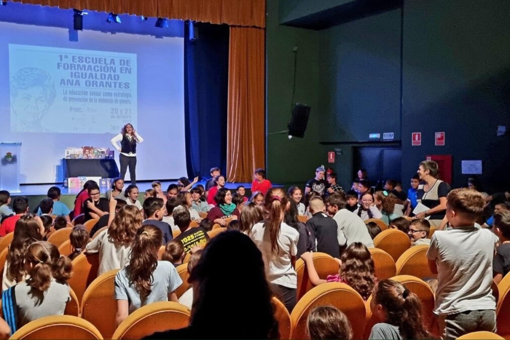 Escuela Ana Orantes Cullar Vega primera edición