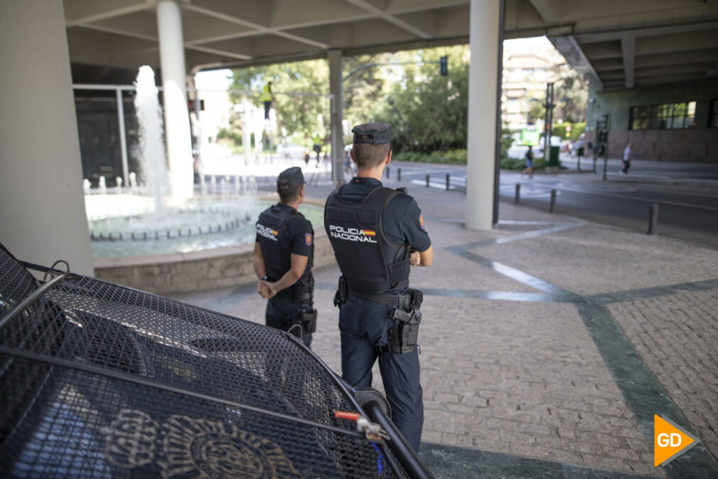 Policia nacional en Granada por la cumbre europea