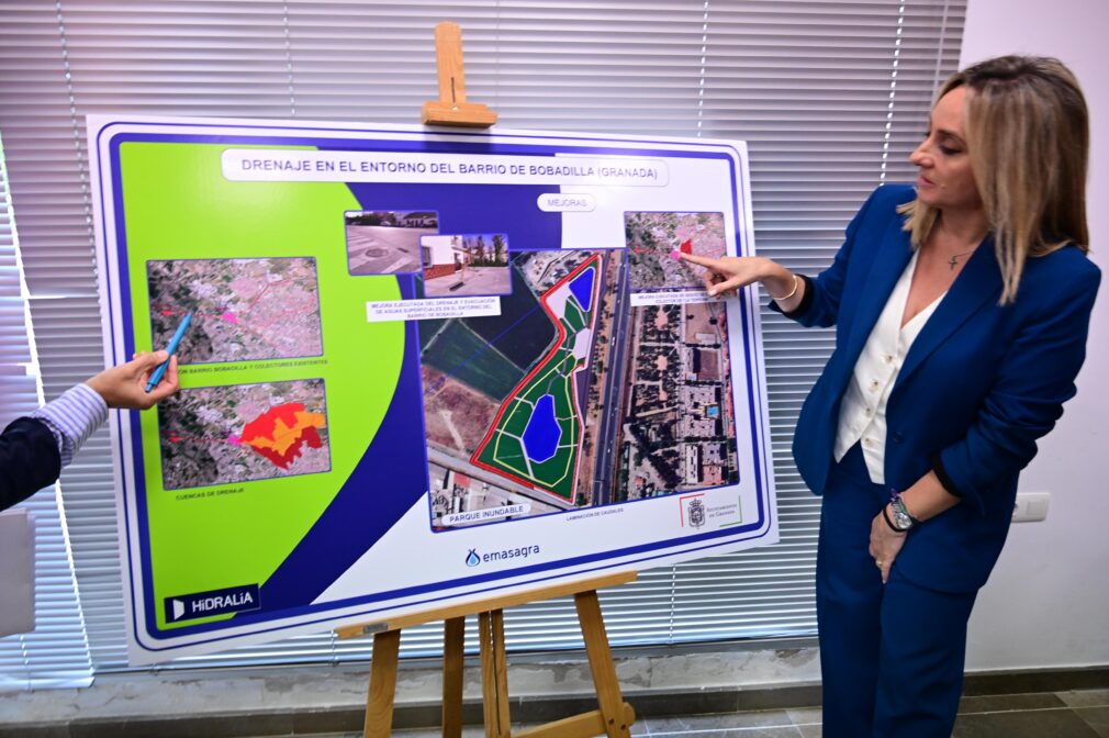 Marifrán Carazo presenta el Parque con lago en el barrio de Bobadilla