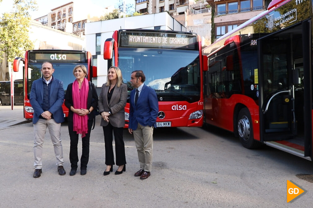 YDRAY-Seis-nuevos-autobuses-hibridos-y-de-bajas-emisiones-para-la-flota-de-Granada-mosca--celiaperez