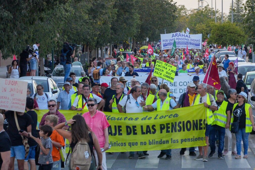 Granada.- La principal marcha de la Cumbre Social pide un giro en las políticas europeas a favor de los más débiles