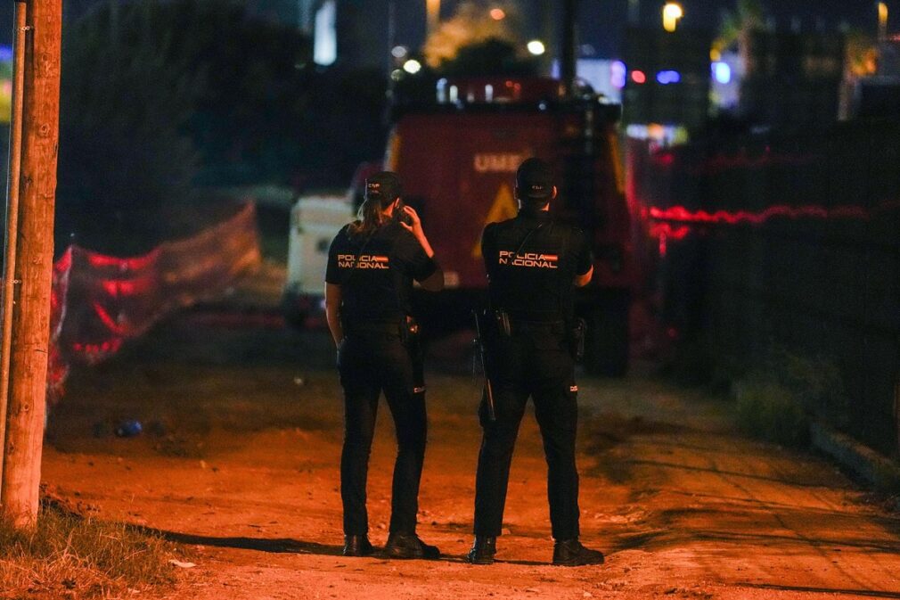 policia nacional estacion tren santa justa sevilla - Foto Eduardo Briones EP