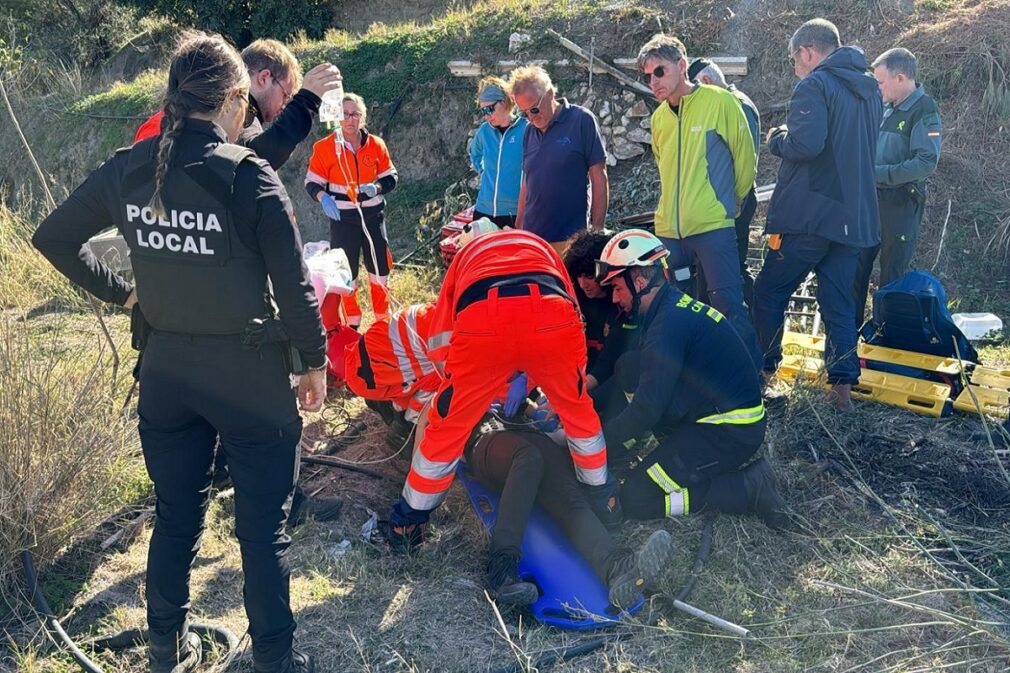 ACCIDENTE MUJER PARAPENTISTA ALEMANA EN LA HERRADURA 23