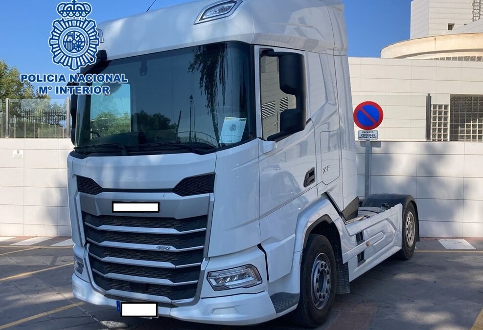Recuperan en Motril una cabeza tractora y evitan su envío a Marruecos para ser despiezada