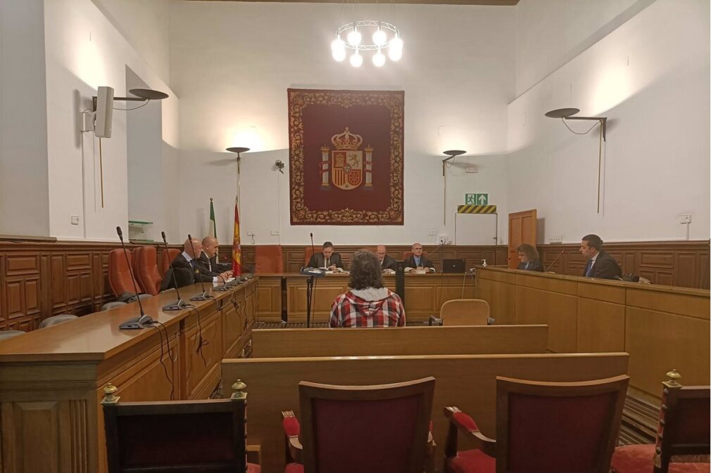 Granada.-Tribunales.-Fiscalía mantiene petición de cinco años y medio de prisión para el maestro acusado de abuso sexual