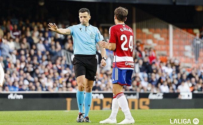 arbitro garcia verdura - valencia - granada cf - foto laliga