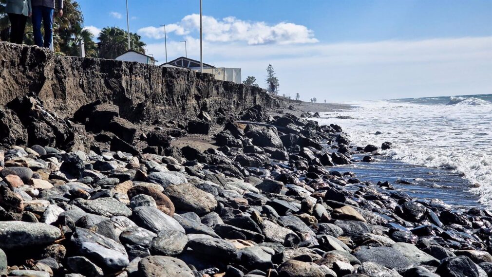 Granada.- Motril lamenta la "imagen devastadora de sus playas" tras el temporal "por la falta de espigones"