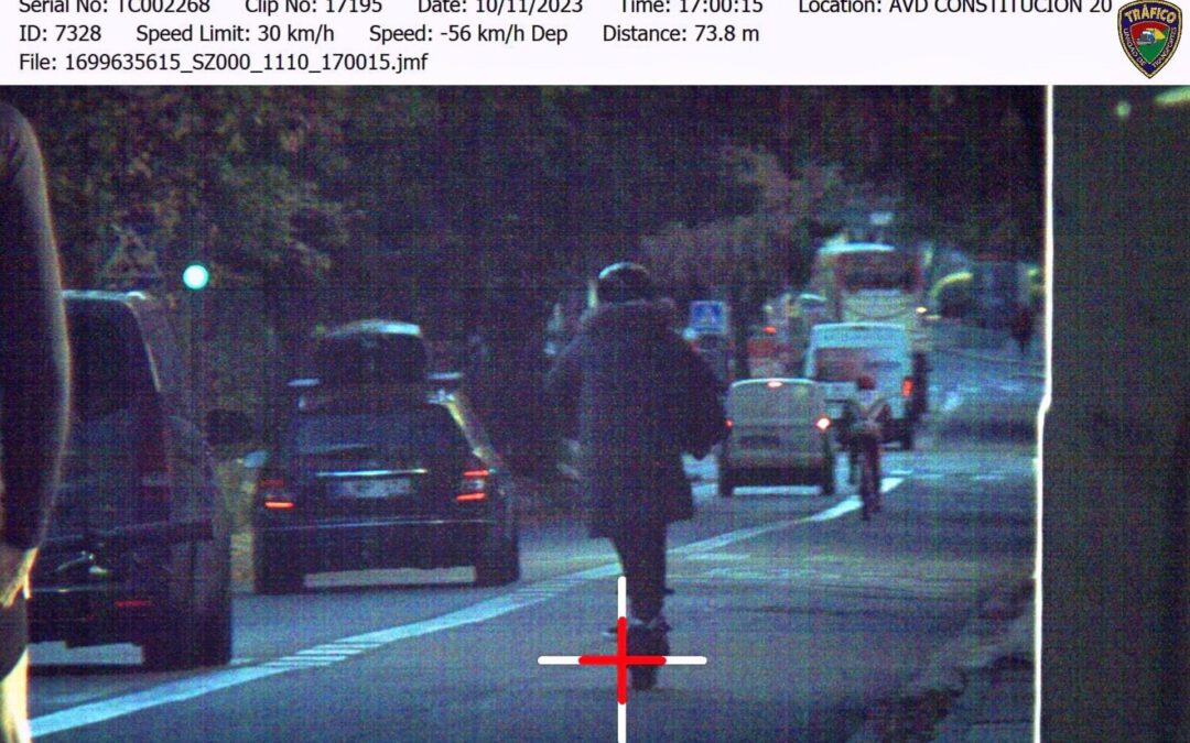 Denunciado por circular a 56 kilómetros por hora con un patín eléctrico en pleno centro de Granada