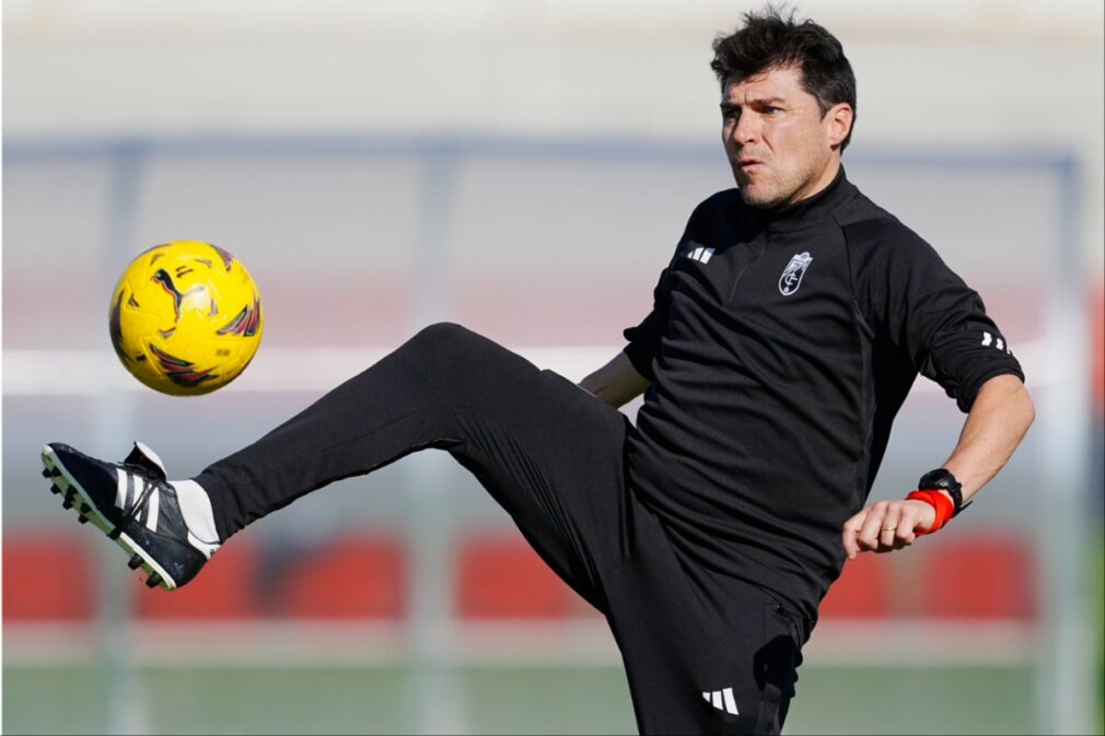 alexander-medina-granada-cf-entrenamiento