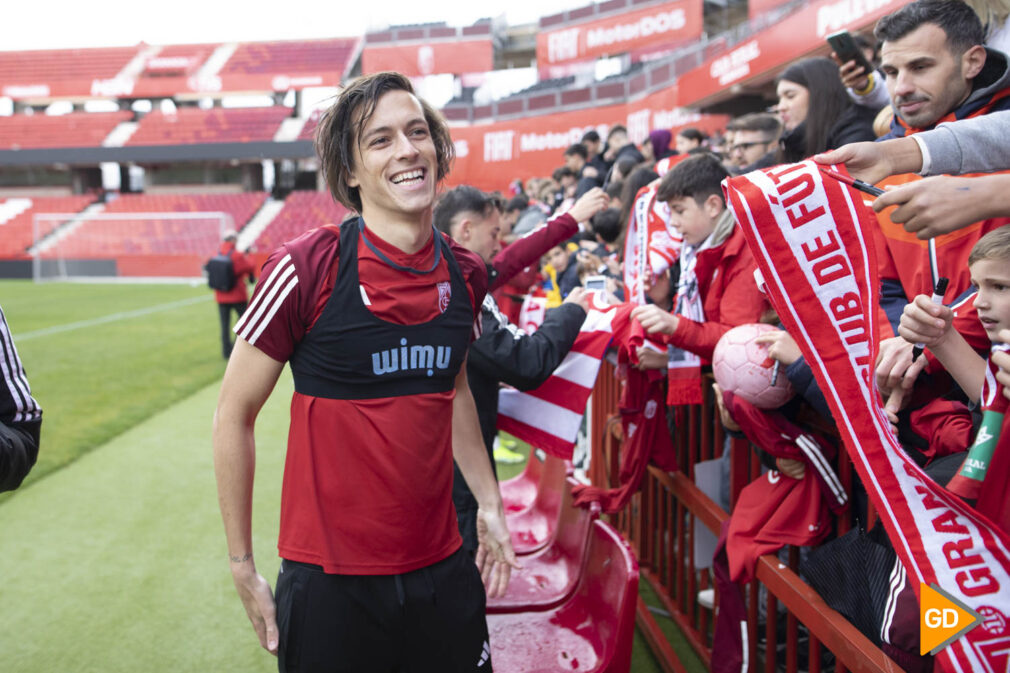 Entrenamiento del Granada CF con publico