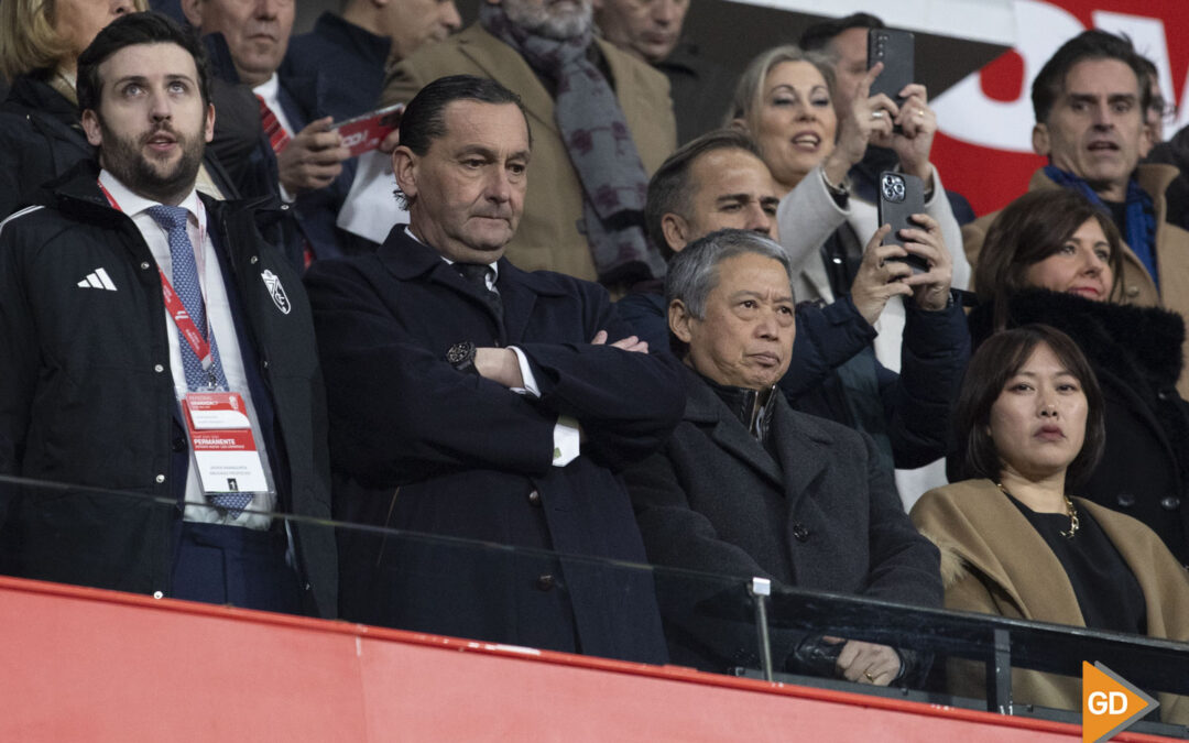 Los accionistas minoritarios del Granada trasladan "sus discrepancias y malestar" al club