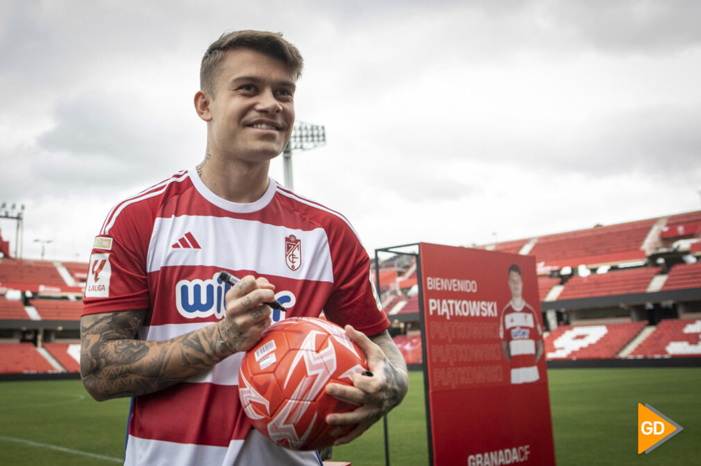 Presentación de Kamil Piatkowski como nuevo jugador del Granada CF