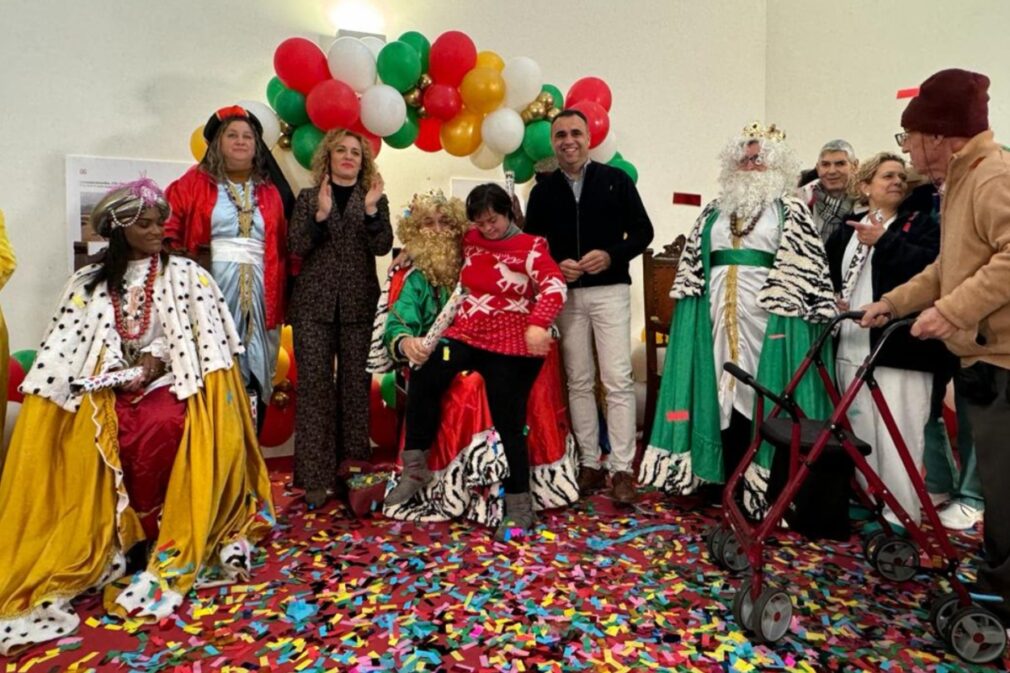 Reyes Magos visitan Centros Sociales de la Diputación