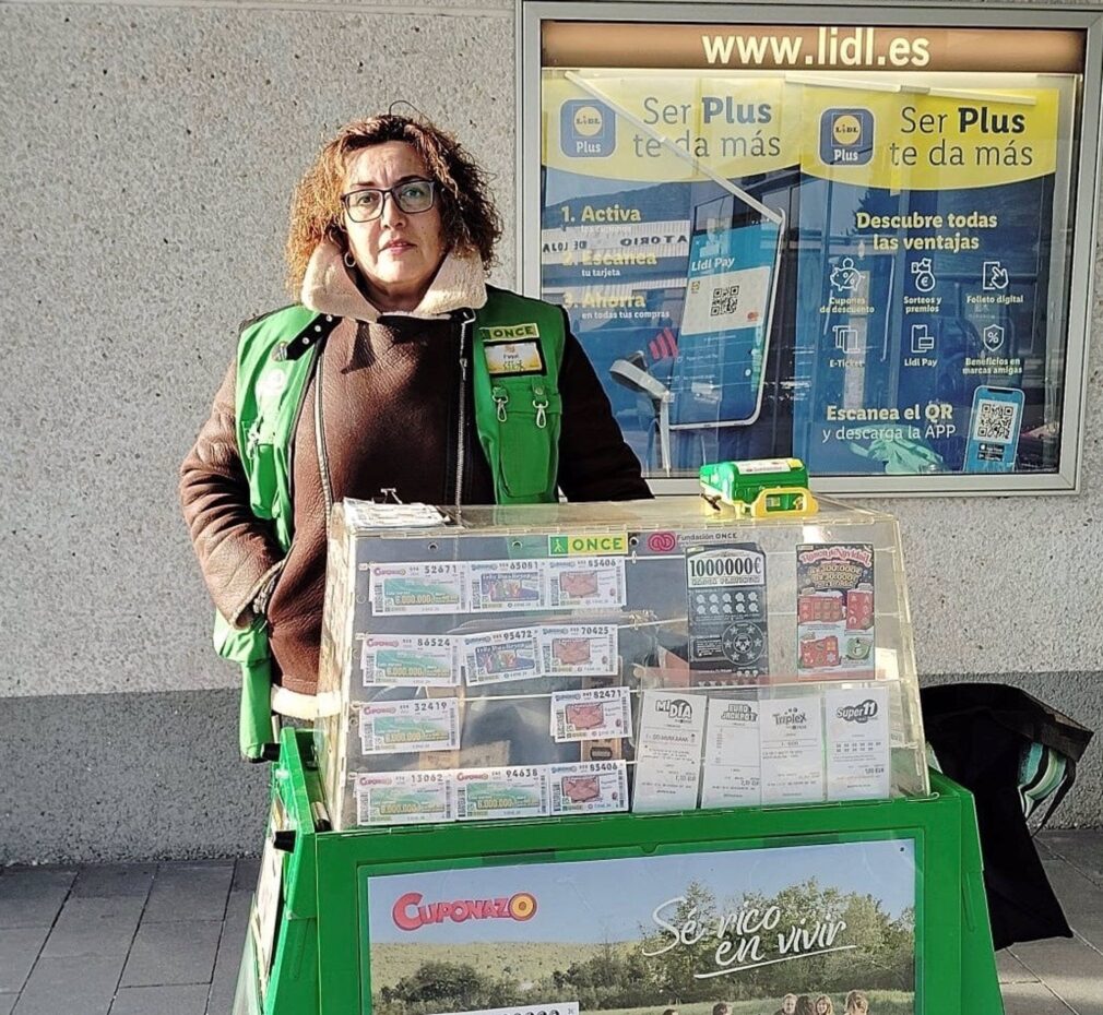 Francisca Muñoz, afiliada a la ONCE y vendedora desde 2013.