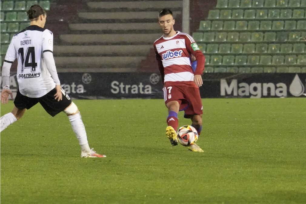 recreativo granada partido contra merida - mario gonzalez