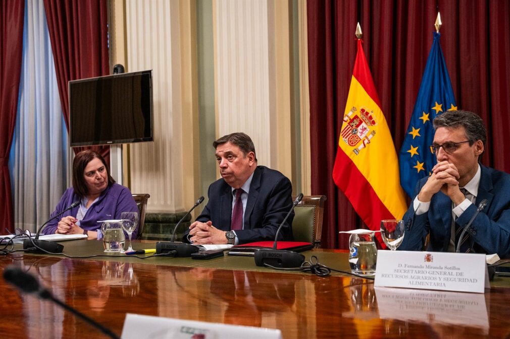 El ministro de Agricultura, Pesca y Alimentación, Luis Planas (c), se reúne con las organizaciones profesionales agrarias Foto Matias Chialofo EP