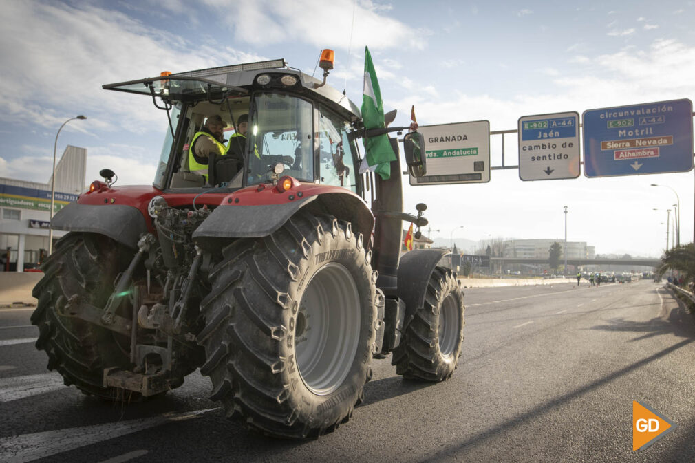 Cortes en la autovía de Granada por los Tractores