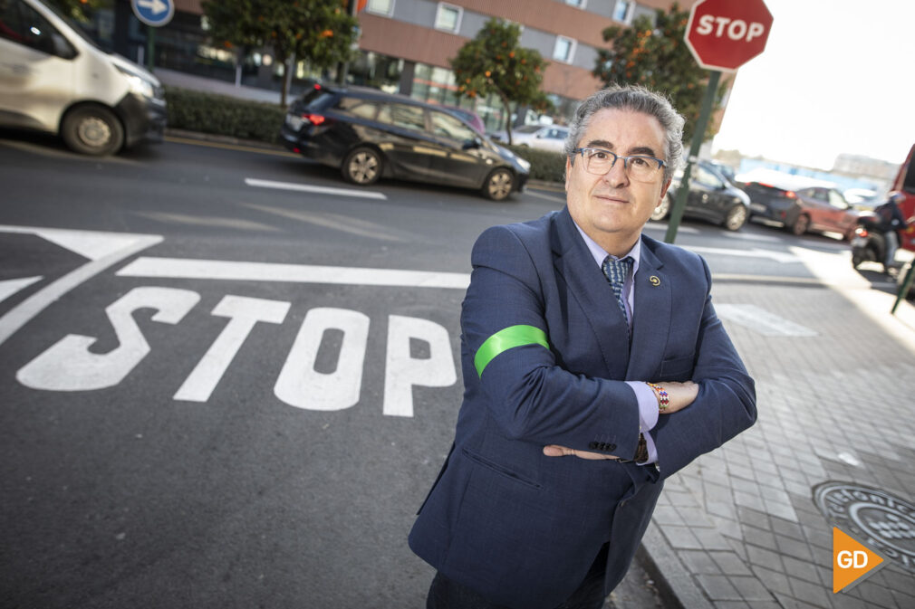 Jose Javier Garcia Montero en la sede contra el cancer en Granada