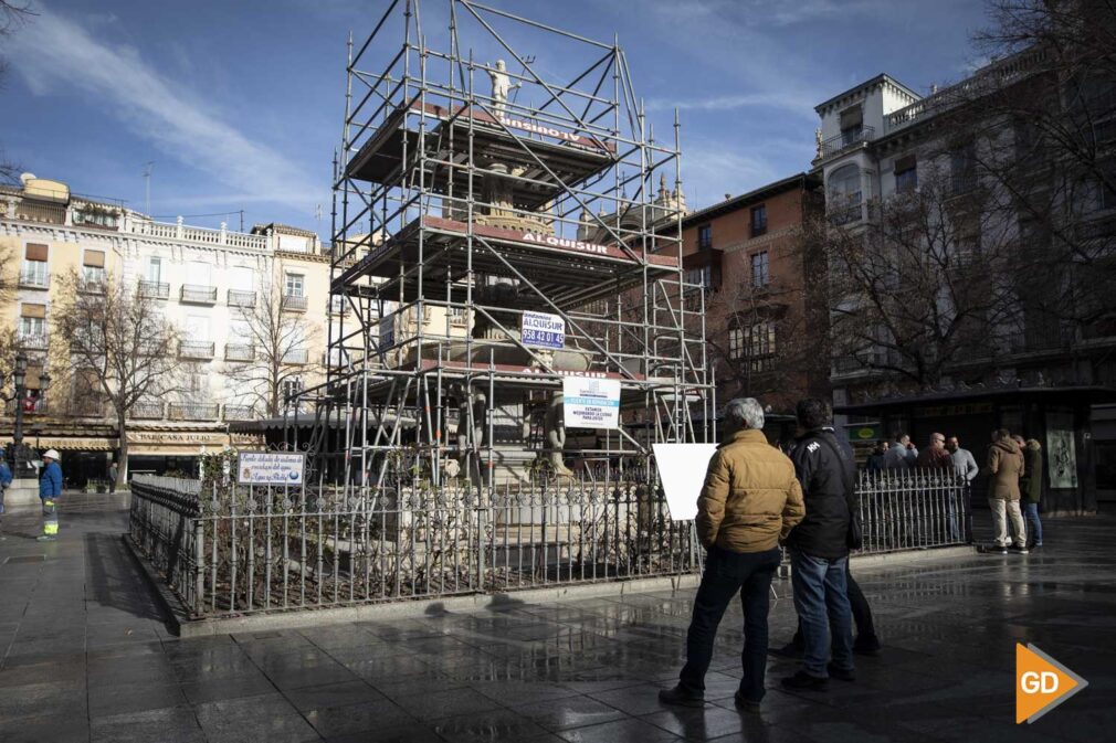 Restauración de la Fuente de plaza Bib Rambla en Granada
