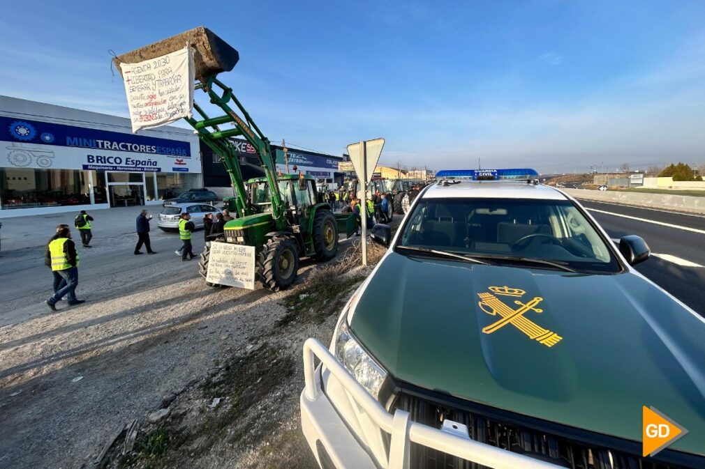 Tractorada cortes de tráfico en Santa Fe Granada