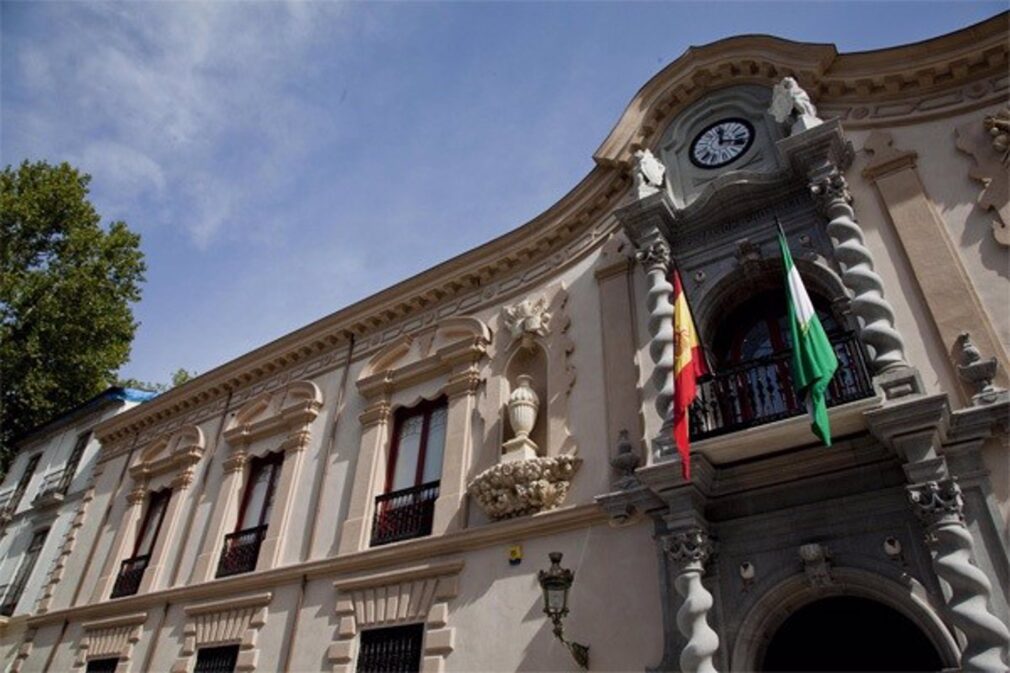 Granada.- Motril indemnizará a una vecina que se cayó en el hueco de una arqueta en mal estado