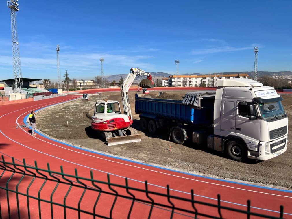 Granada.- Continúan paradas las obras de la Ciudad Deportiva de la Diputación en Armilla mientras se tramita la licencia