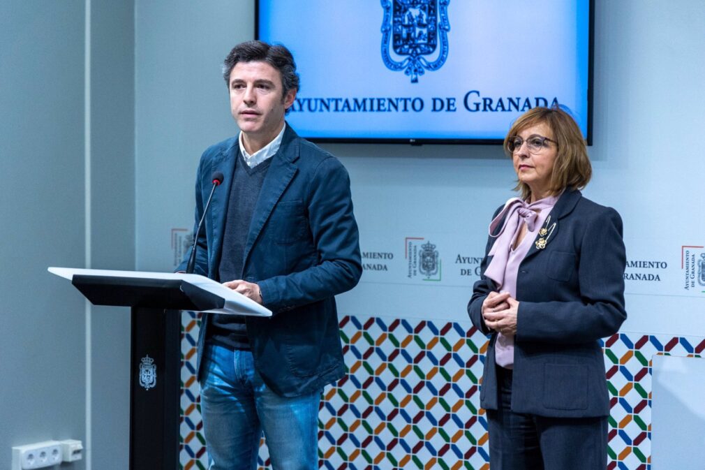 Jorge Saavedra y Amparo Arrabal, en rueda de prensa