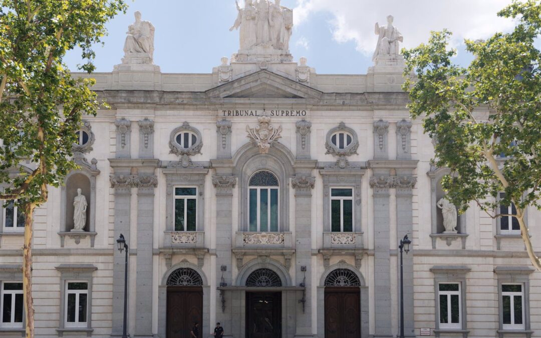Condenado a tres años de prisión por ser miembro del tribunal de las oposiciones de una de sus alumnas