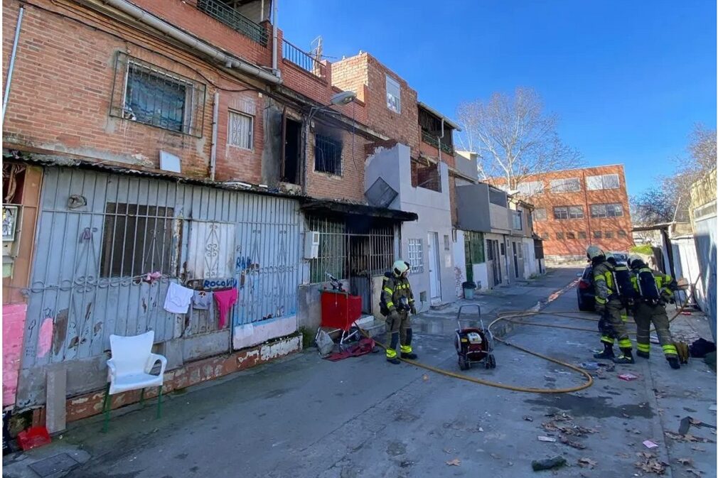 incendio vivienda calle tanger granada - foto bomberos granada