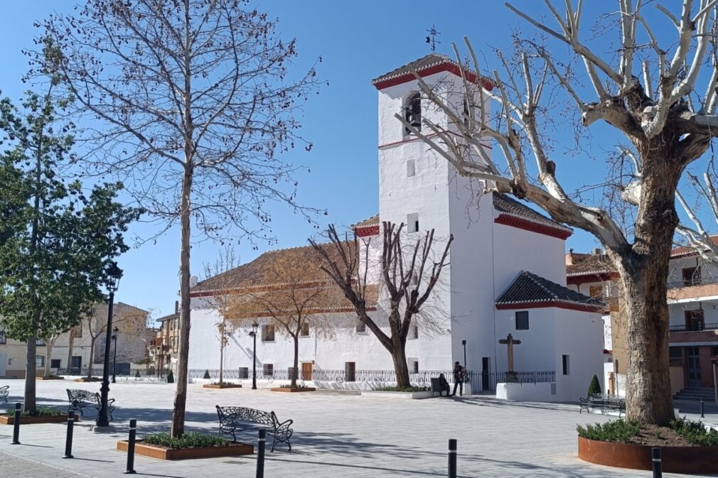 plaza-alta-ogijares-granada