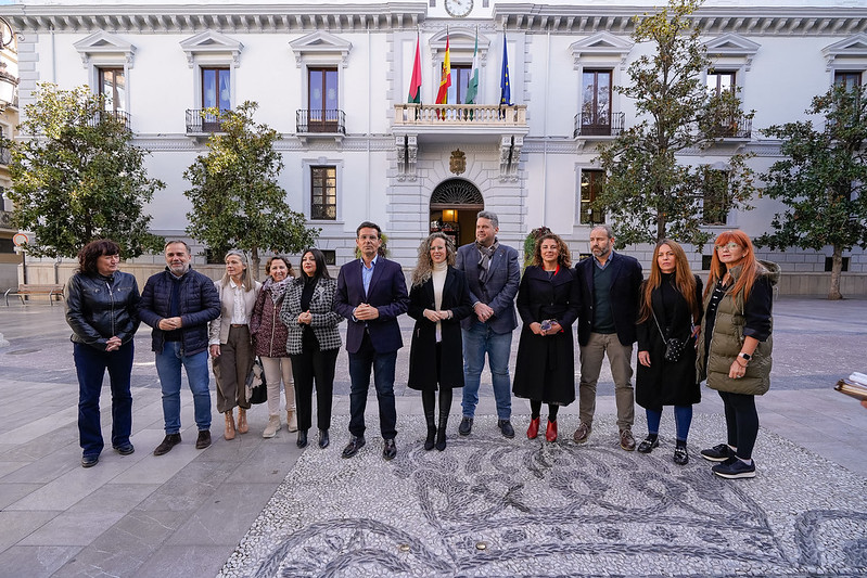 FOTO. PSOE Paco Cuenca y Loli Cañavate junto a otros representantes socialistas en los municipios de Maracena, Santa Fe y Albolote 20240305