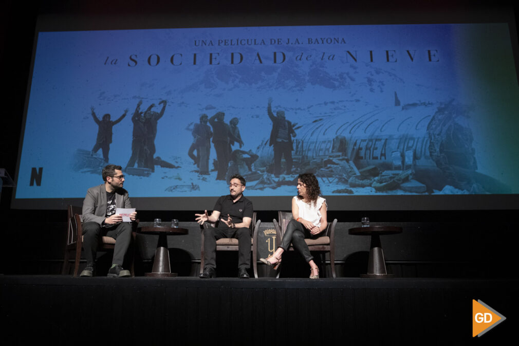 Coloquio de J.A. Bayona sobre la sociedad de la nieve en Granada