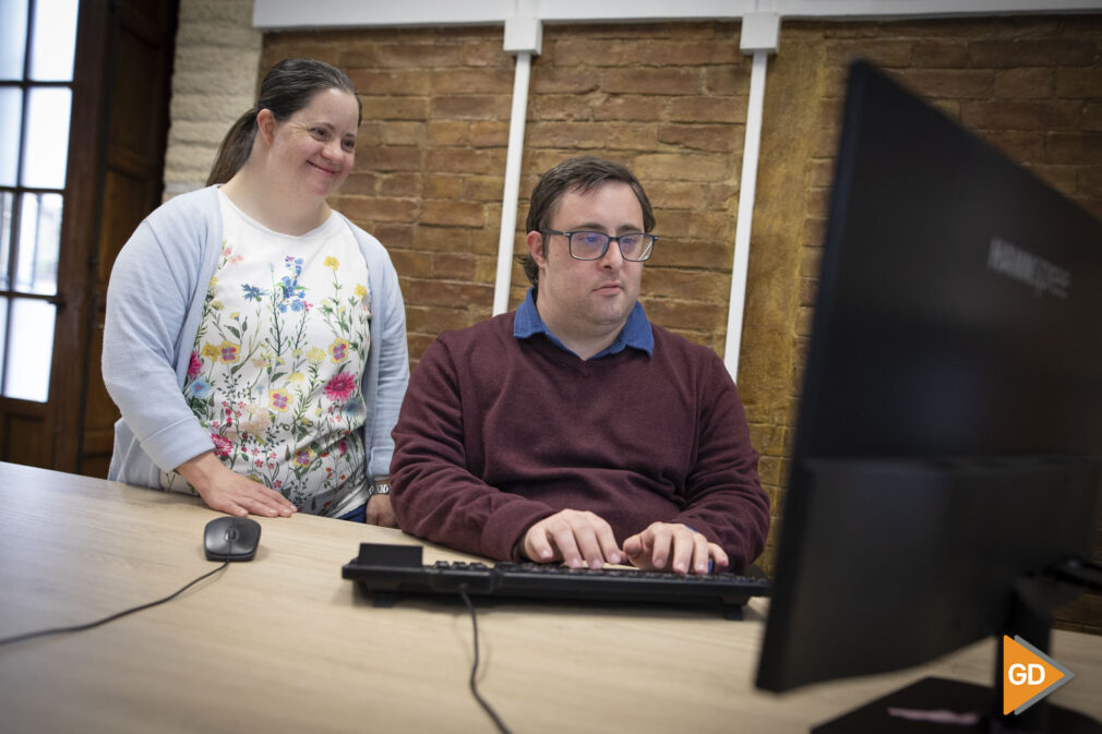 Reportaje con personas con síndrome down en la Universidad de Granada