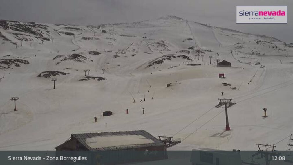 Granada.- Las fuertes rachas de viento obligan al cierre de la estación de esquí de Sierra Nevada