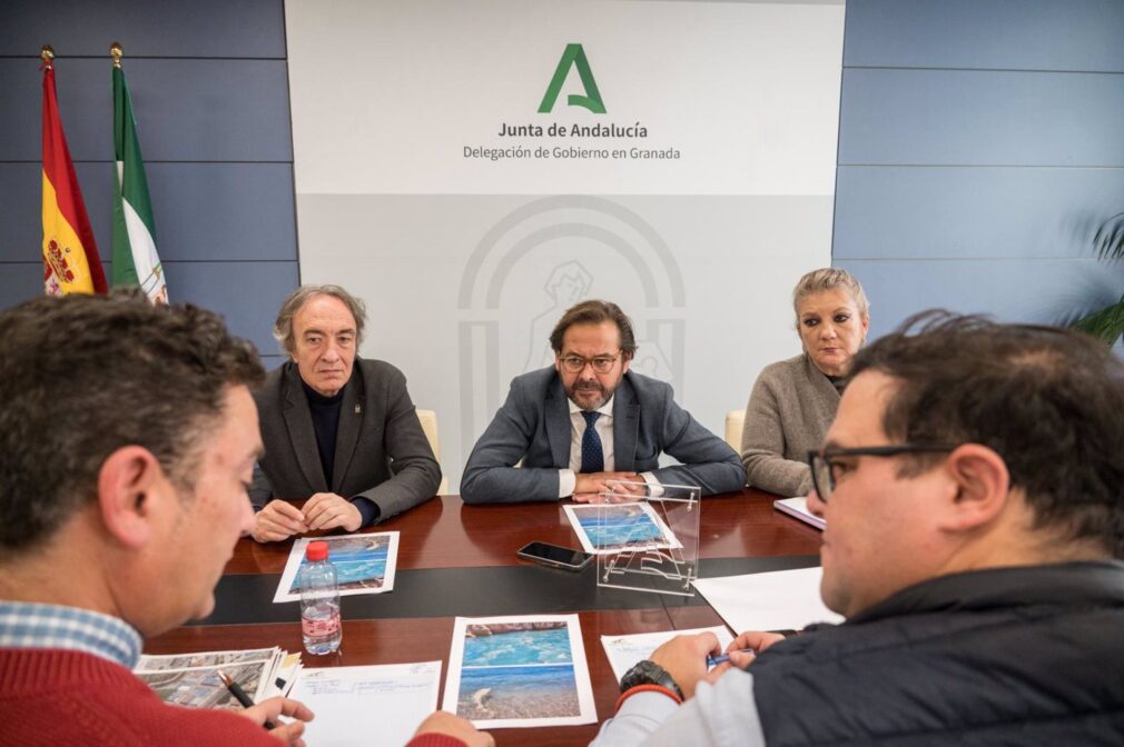 Granada.- Granados pide a Salobreña que adopte las medidas necesarias para garantizar el baño "óptimo" en sus playas