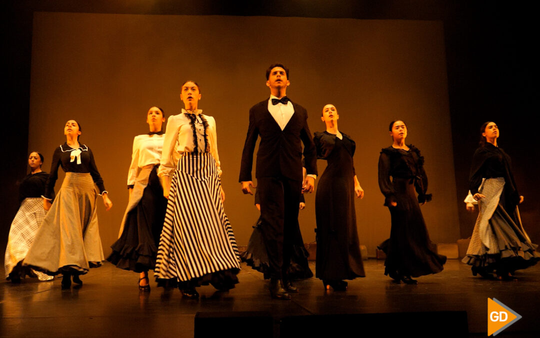 El Conservatorio de Danza de Granada levanta su "telón" para enseñar el trasfondo de este arte