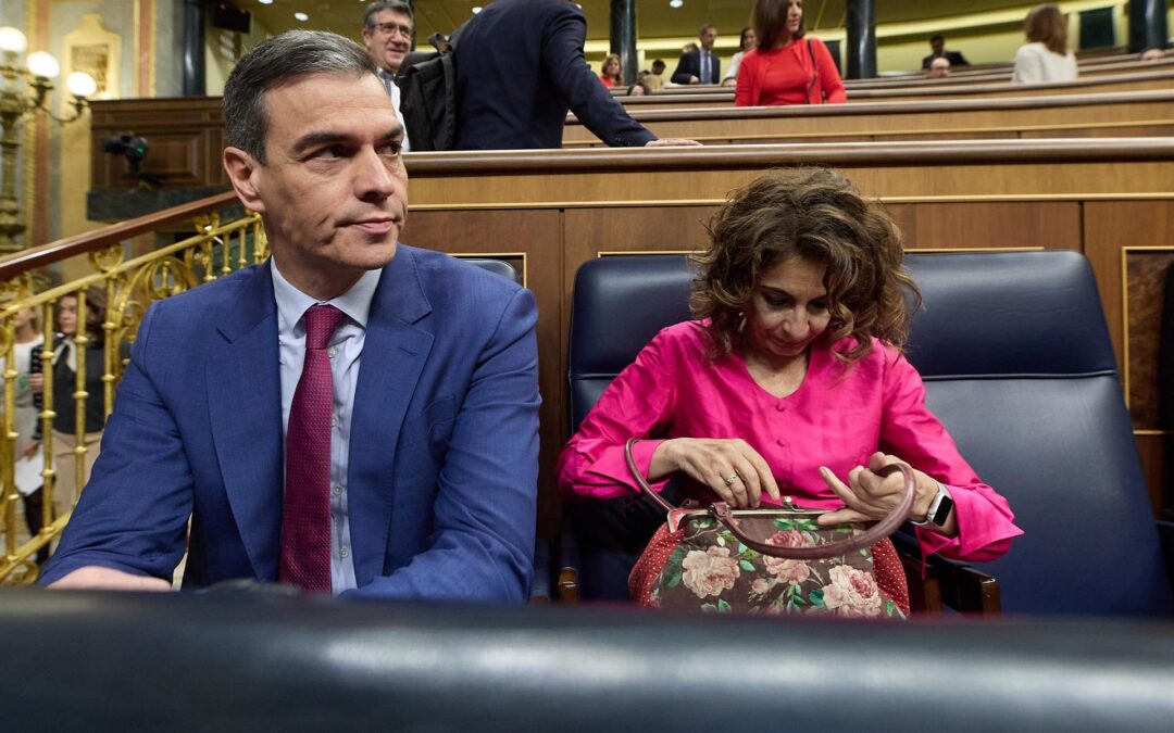 Sánchez desvela este lunes si continúa o dimite como presidente del Gobierno