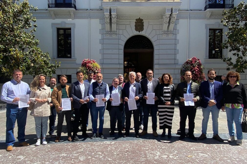 FOTO. PSOE Alcaldes y portavoces metropolitanos Zona de Bajas Emisiones 20240505