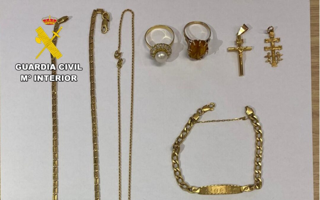 Detenido por hurtar joyas y dinero a un septuagenario en Las Gabias