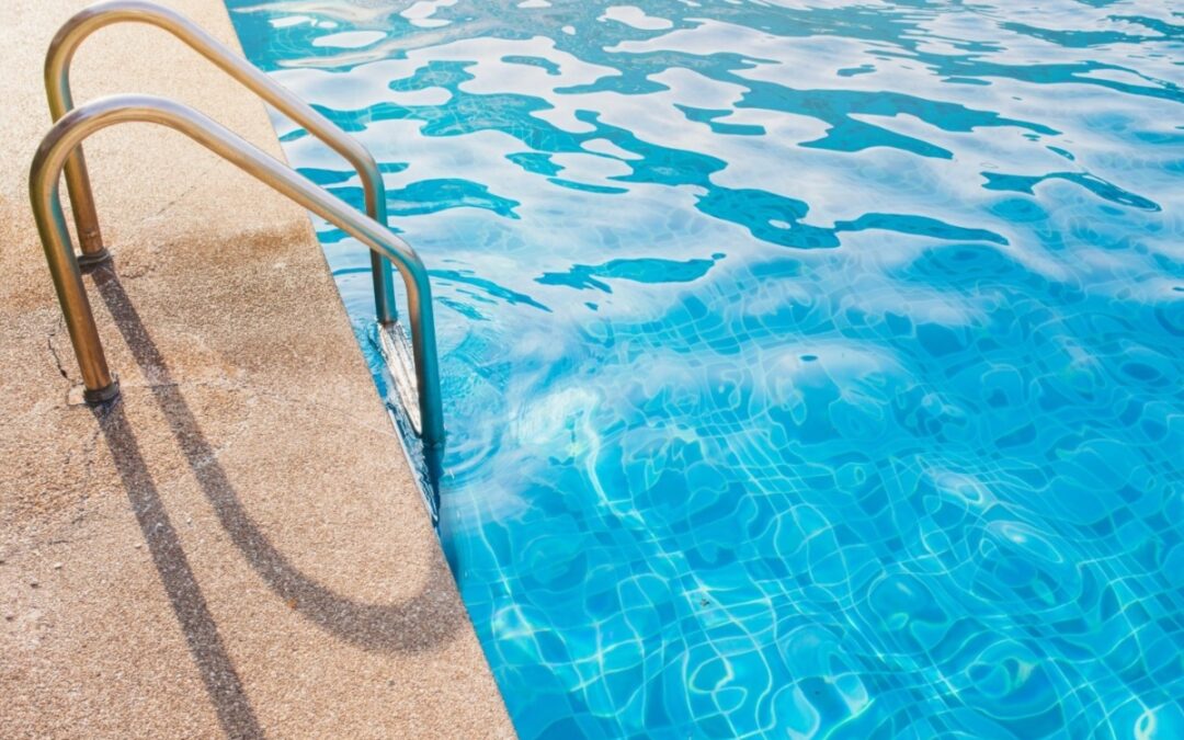 Disfrutar de la piscina este verano: guía completa para un mantenimiento eficiente