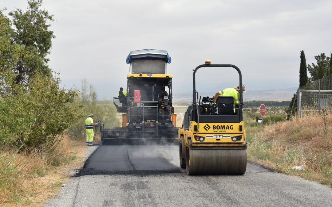 Baza invierte 12.000 euros en asfaltar varios caminos rurales importantes