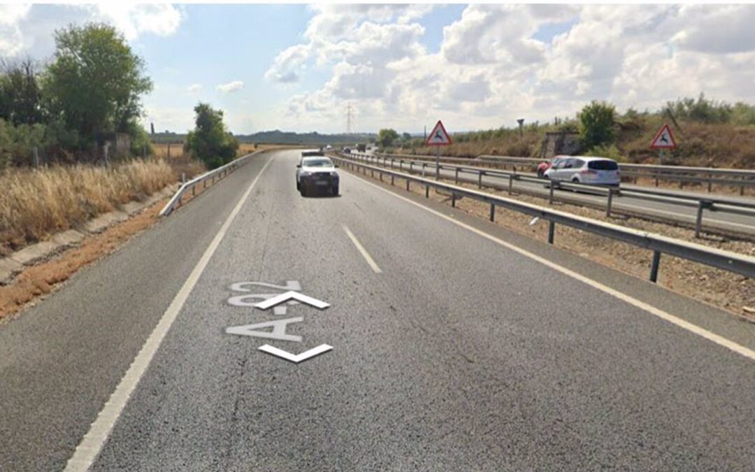 Restablecido el tráfico en la A-92 en Moraleda tras el vuelco de dos camiones