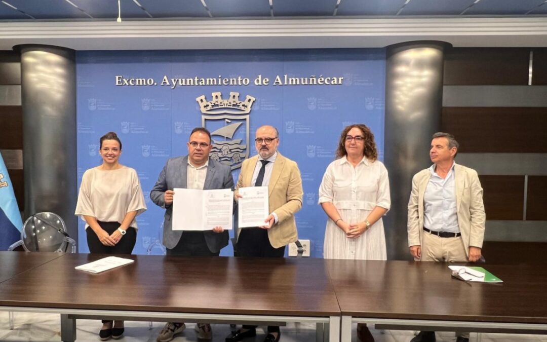 La Junta y Almuñécar firman un convenio para la ejecución de medidas judiciales a menores infractores