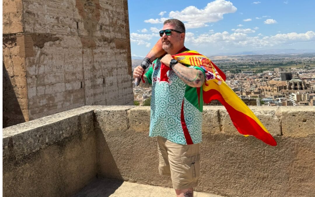 El influencer americano que muestra su eterno cariño a la ciudad de la Alhambra