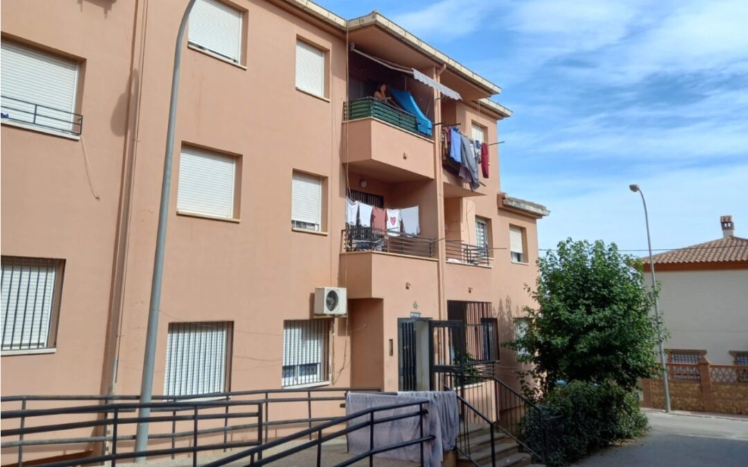 La Junta instalará este verano dos ascensores para 24 viviendas públicas en alquiler en Guadix